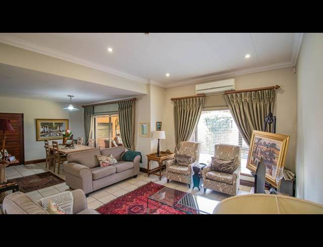 2 BEDROOM TOWNHOUSE FOR SALE IN RETIRE AT MIDSTREAM